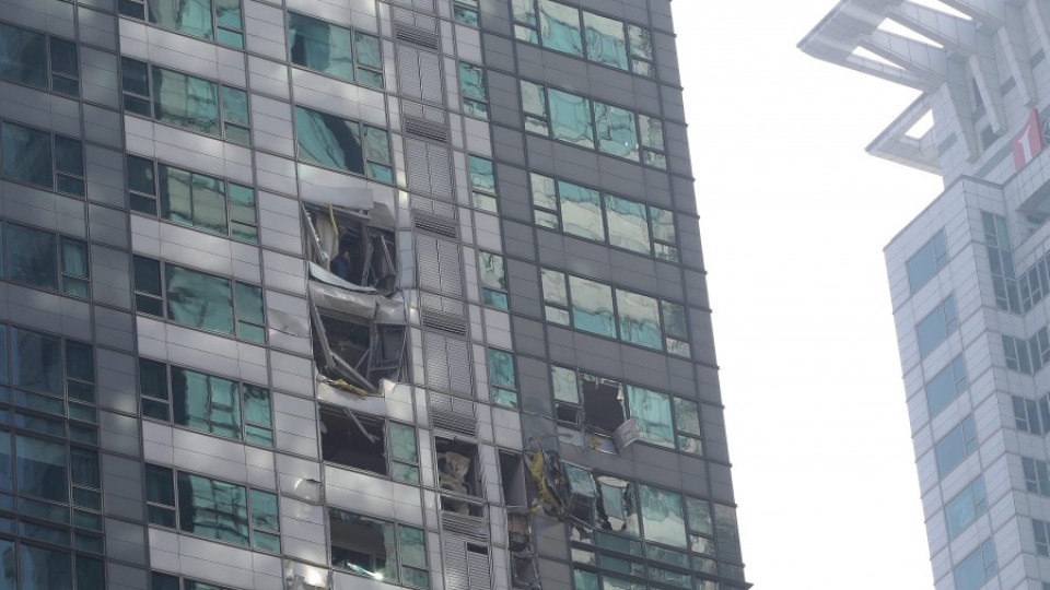 Хеликоптер се удари в небостъргач в Сеул | StandartNews.com
