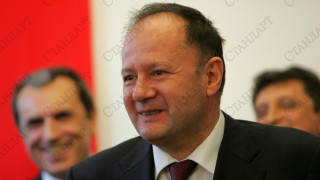 Миков открива форум за борбата с бедността