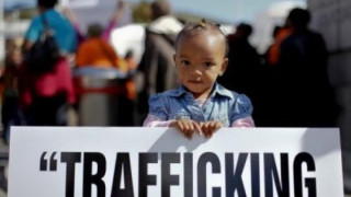 Доброволци учат връстници да се пазят от трафика на хора