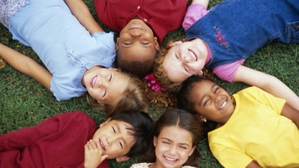 Празнуваме Световния ден на детето | StandartNews.com