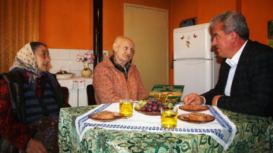 Акиф посети Запрянови по случай Деня на християнското семейство | StandartNews.com