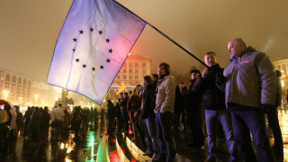 Протести в Киев след спирането на преговорите с ЕС