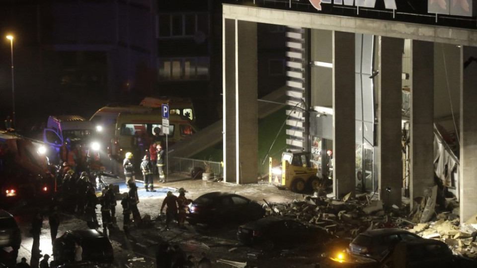 Срути се покрив на магазин в Рига, има загинали | StandartNews.com