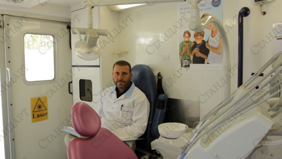 Родни стоматолози обгрижват благотворително монасите в Атон | StandartNews.com