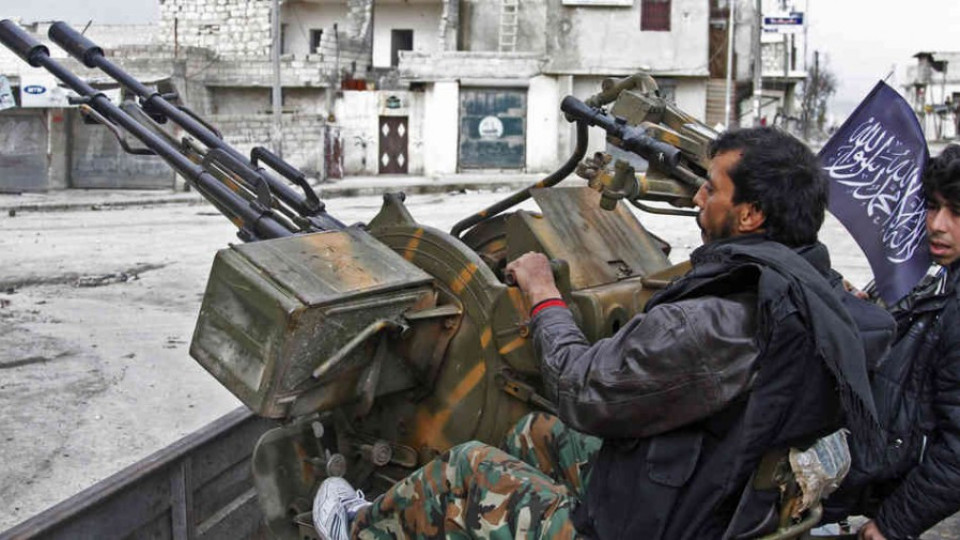 Бунтовници превзеха голямо петролно находище в Сирия  | StandartNews.com