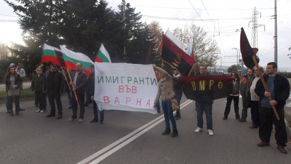 ВМРО блокираха Аспаруховия мост заради бежанците | StandartNews.com
