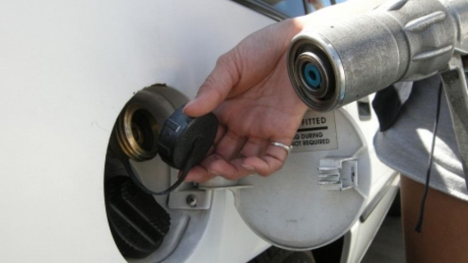 Товарят със стотачка 1 милион коли на газ | StandartNews.com