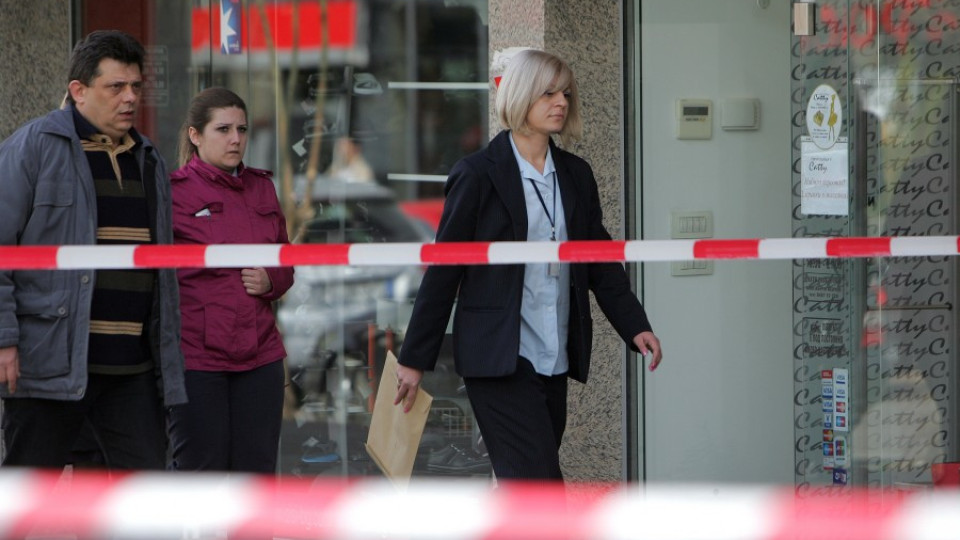 Кроки и Килърите 2 обирали в комбина | StandartNews.com