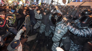 Сблъсъци в Украйна, Янукович защити решението си (ВИДЕО)