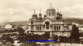 Стара Варна оживя в 12 фотографии за Новата година