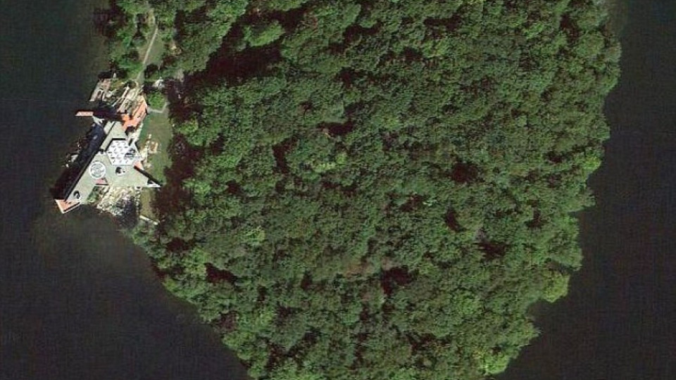 Джоли купи остров на Пит  | StandartNews.com