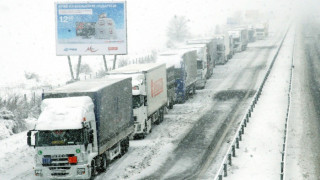 Тирове закъсаха в първите преспи 