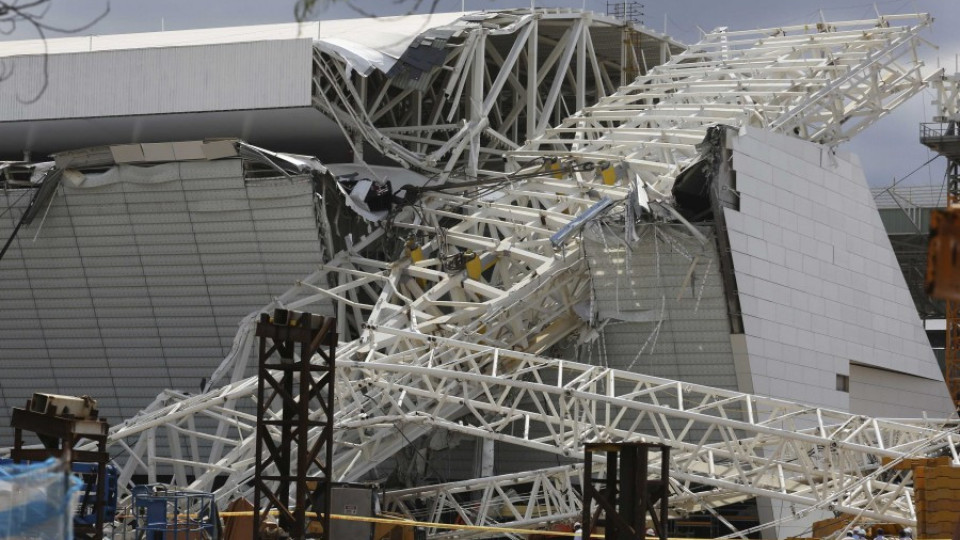 Две жертви на стадион за Мондиал 2014 | StandartNews.com