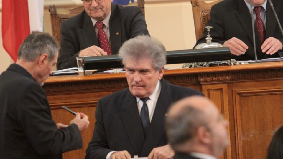 Любимецът на учениците влиза в парламента | StandartNews.com