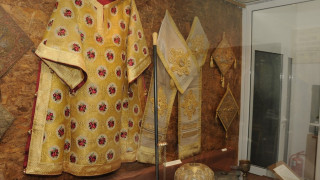Богослужебните одежди на Антим I се пазят в Клисурския манастир