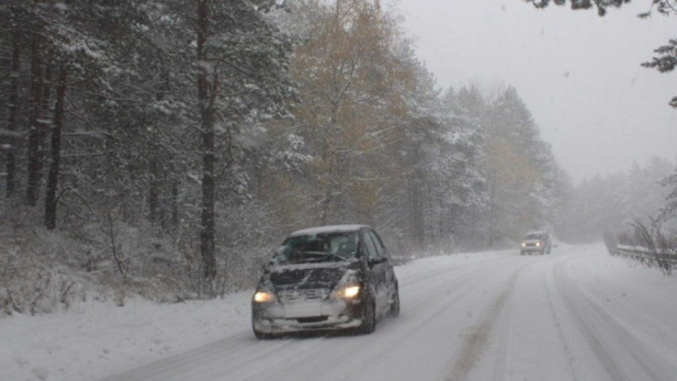 Половин метър сняг при Шипченския проход | StandartNews.com