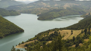 Започна планово контролирано изпускане на вода от „Кърджали”