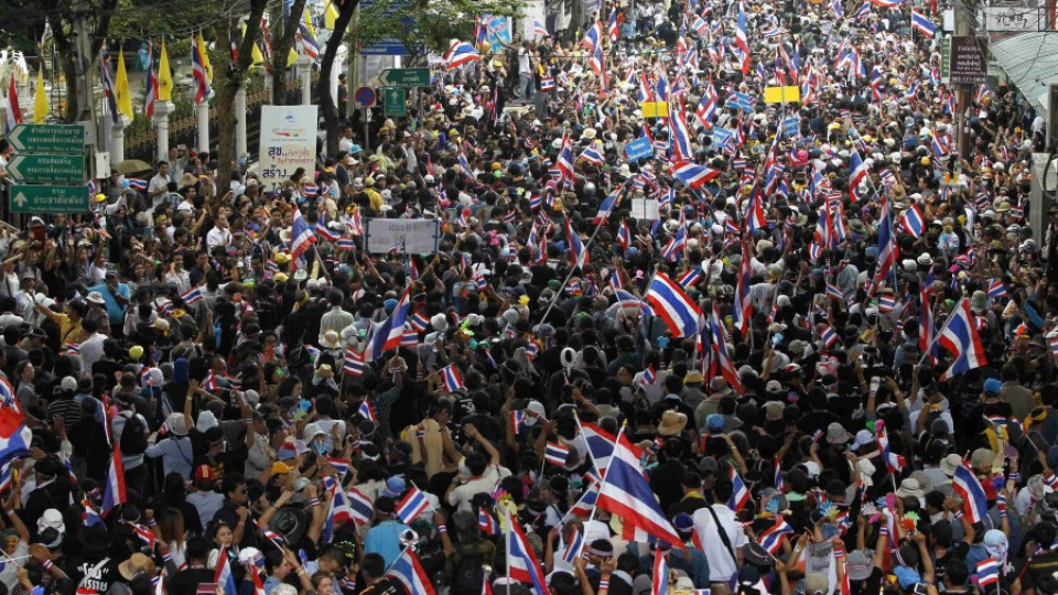Смъртна присъда грози лидера на протестите в Тайланд | StandartNews.com