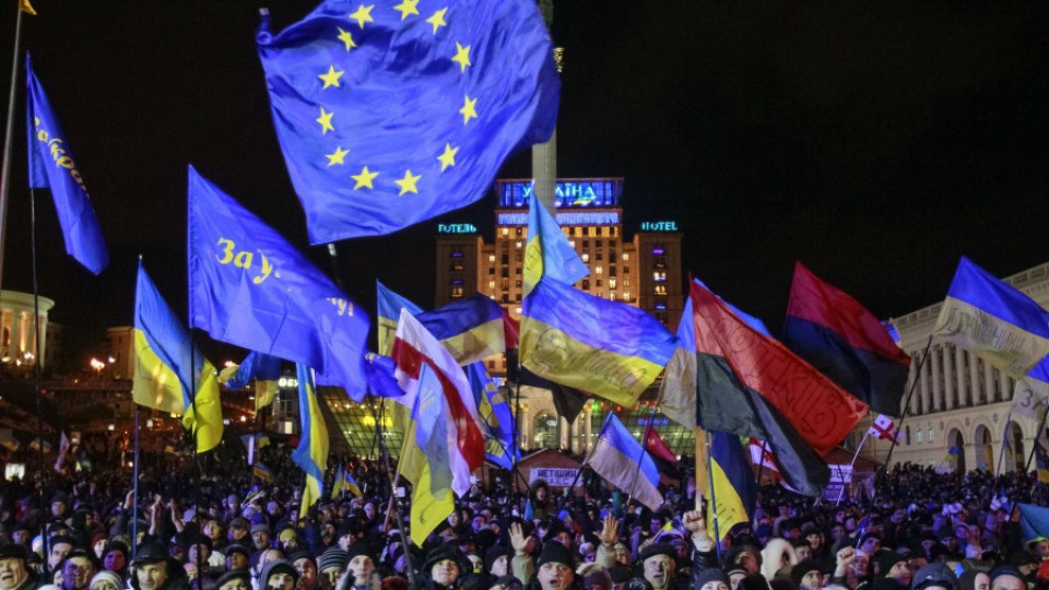 40 гласа спасиха властта в Украйна | StandartNews.com