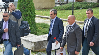 Орешарски: Двама министри са виновни за спрените европари
