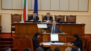 ДПС, БСП и Атака получиха еднопосочни билети за КНДР