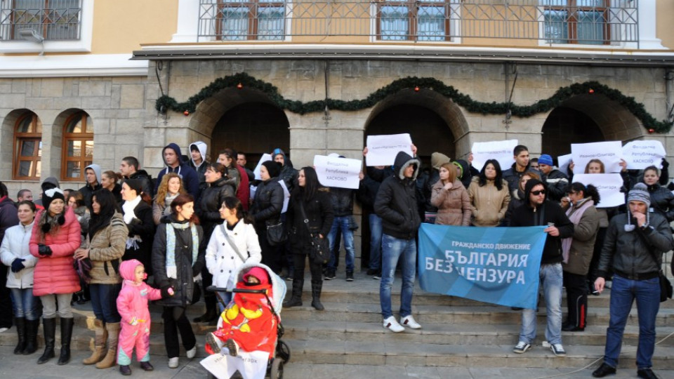 Майки подариха памперси на общинарите от Хасково | StandartNews.com