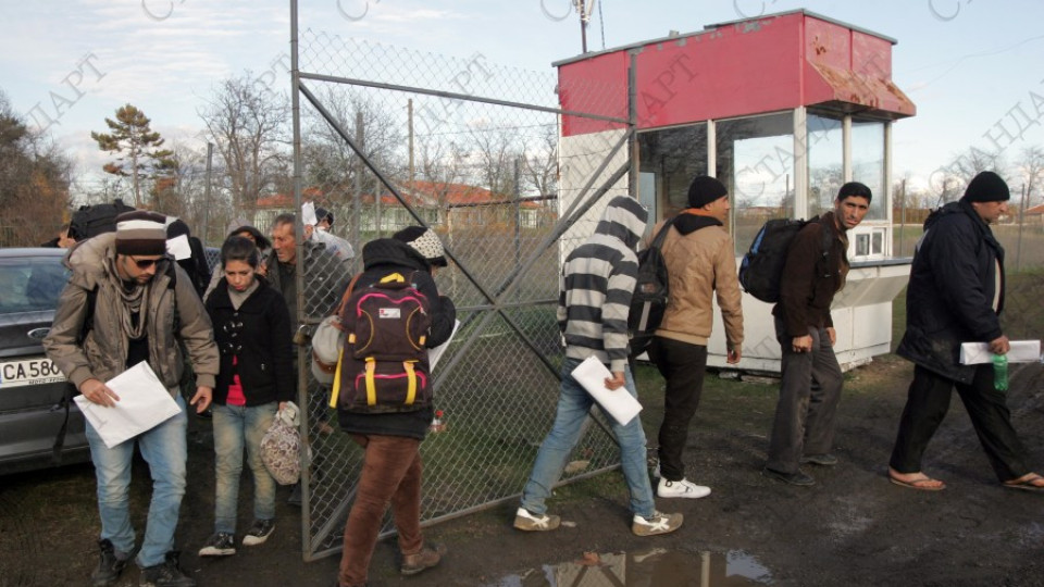62.2% от българите не искат още бежанци | StandartNews.com