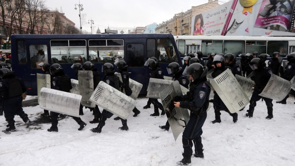 В Киев: Щурм срещу протестите | StandartNews.com