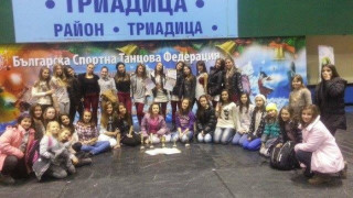 Момичета от Сандански с куп медали от състезание