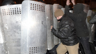 Кличко застана пред трактора на властта