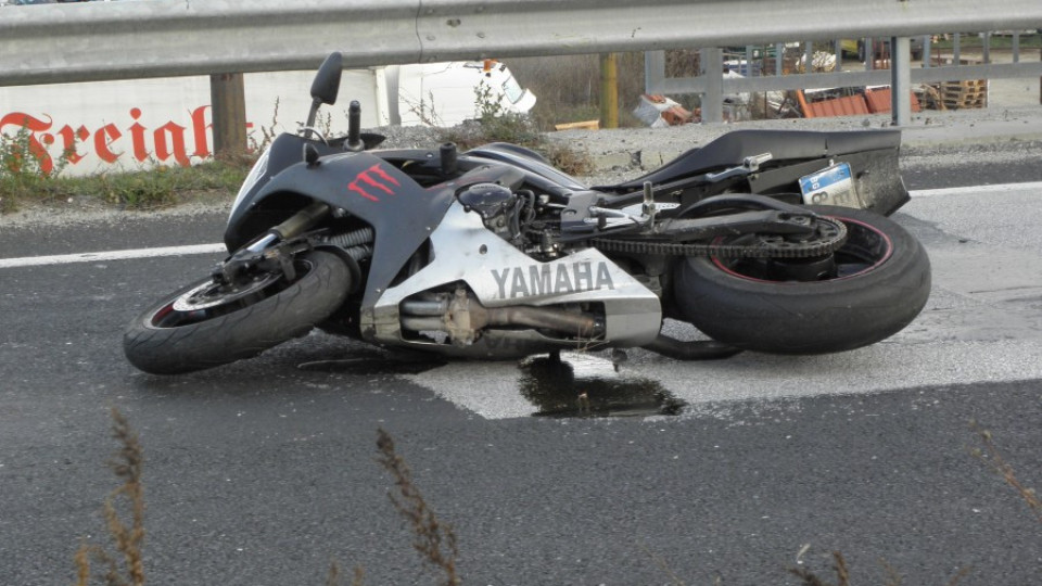 Неправоспособен моторист бере душа след катастрофа | StandartNews.com
