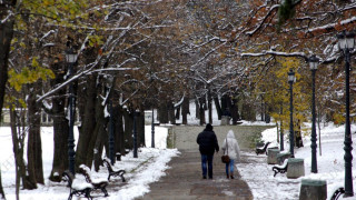 Слаби снеговалежи в Източна България в четвъртък