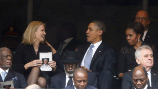 Обама се забавлява със селфи