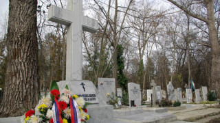 Осветиха кръст на руските гробища в София