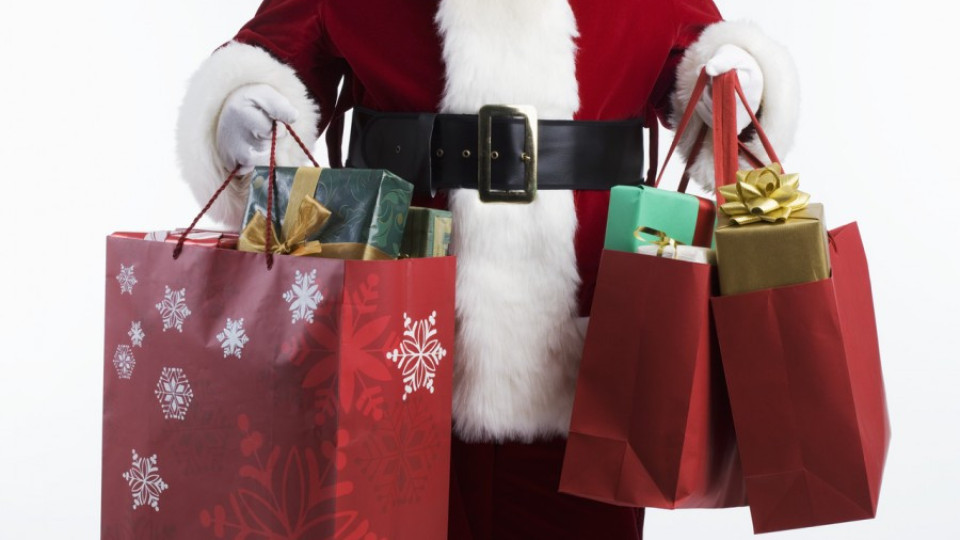 Щедри дарители пълнят чувала на Дядо Коледа | StandartNews.com