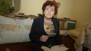 На 101 г. баба Врачана още шие