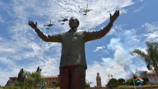 В Претория откриха статуя на Нелсън Мандела