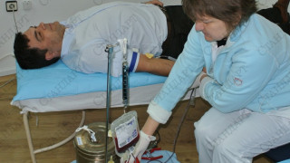 Кметът на Димитровград повлече крак в кръводарителска акция