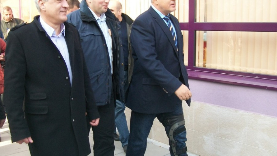 Бойко обвини властта в масово подслушване | StandartNews.com