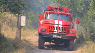 32 екипа на пожарната пазят столицата на НГ
