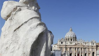 Италианeц се запали във Ватикана 