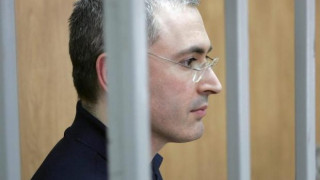 Ходорковски се спаси в Германия (Обзор)