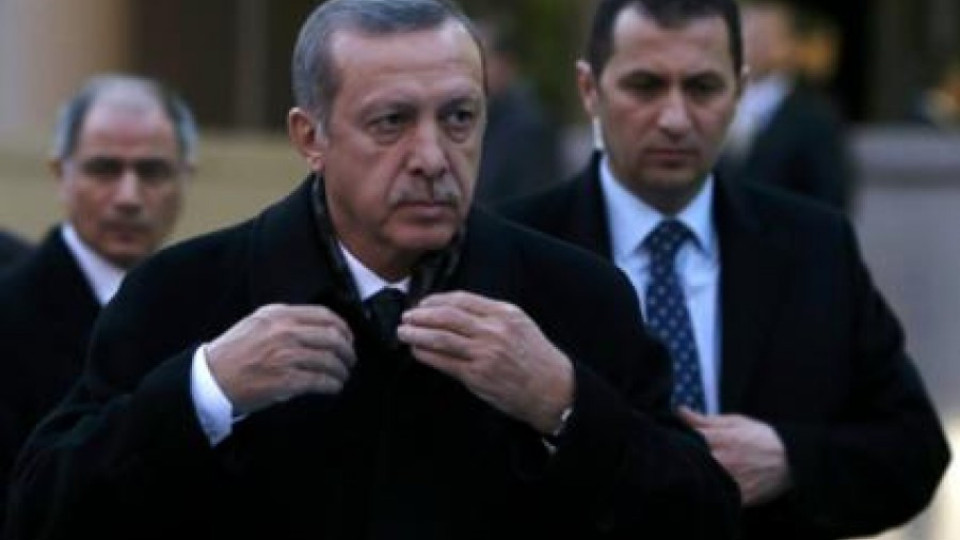 Анкара уволни още 14 полицаи | StandartNews.com