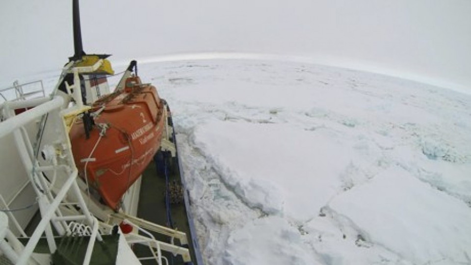 Руски кораб заседна в Антарктика | StandartNews.com