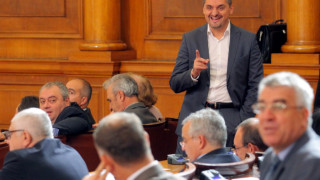 Питат лихварите откъде са им парите