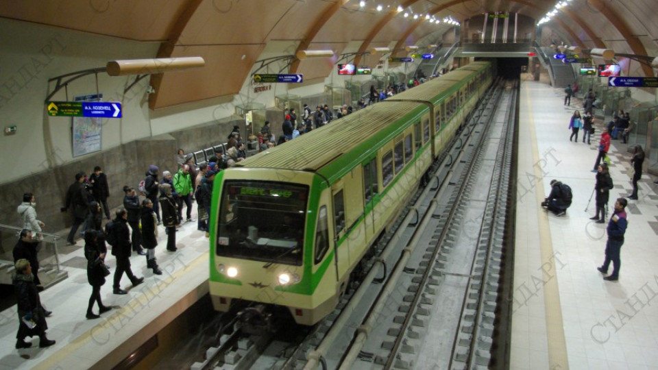 Нонстоп метро в новогодишната нощ | StandartNews.com