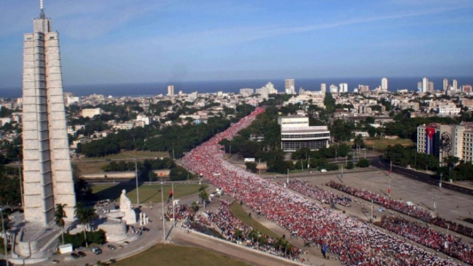 Разрешиха продажбата на вносни коли в Куба | StandartNews.com