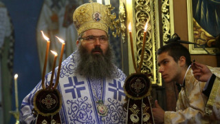 Митрополит дари с икони наркозависими в памет на дядо Кирил