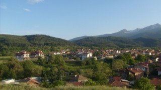 Вдигнаха над 20 хотела в Добринище заради планина и вода