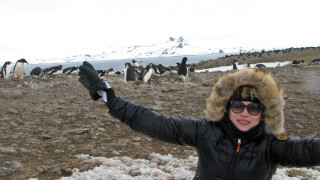 Ева пресече пътя на пингвините